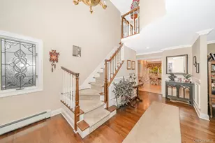 17 Thide Ct, Smithtown, NY 11787 - Photo 5