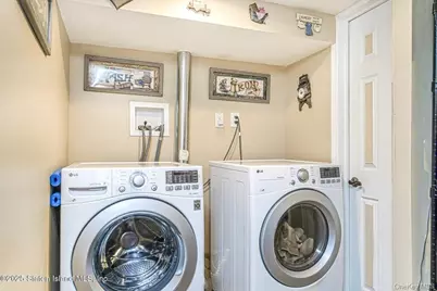 35 Nutwood Court, New York, NY 10308 - Photo 29