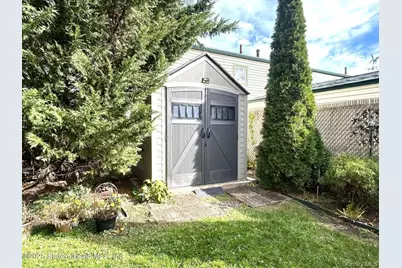 35 Nutwood Court, New York, NY 10308 - Photo 43