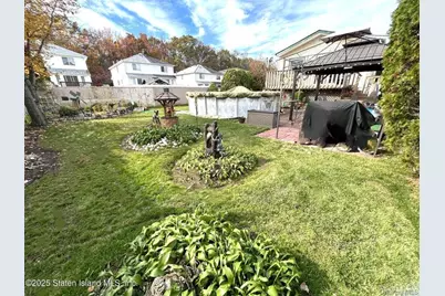 35 Nutwood Court, New York, NY 10308 - Photo 39