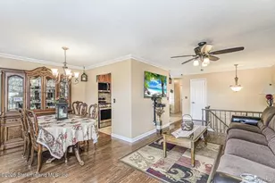 35 Nutwood Ct, New York, NY 10308 - Photo 11