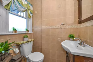 88-17 190th St, Hollis, NY 11423 - Photo 9