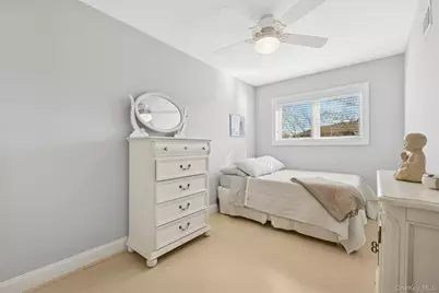 56 Stonegate Drive, New York, NY 10304 - Photo 17
