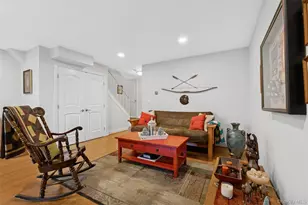 56 Stonegate Dr, New York, NY 10304 - Photo 9