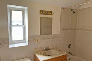 4077 Seton Ave, Bronx, NY 10466 - Photo 9