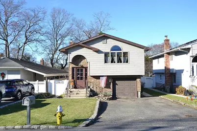 29 Granby Place, Ronkonkoma, NY 11779 - Photo 1