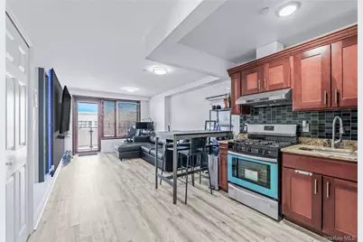 30-63 31st Street #605, Astoria, NY 11102 - Photo 3