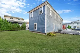 24 Skillman St, Roslyn, NY 11576 - Photo 9