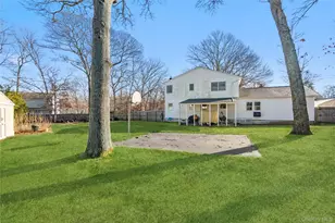 211 Mooney Pond Rd, Selden, NY 11784 - Photo 33