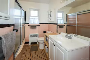 828 E Meadow Ave, East Meadow, NY 11554 - Photo 21