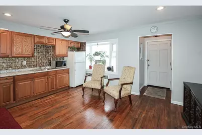 828 E. Meadow Avenue, East Meadow, NY 11554 - Photo 7