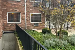 96 Jervis Ave, Farmingdale, NY 11735 - Photo 3