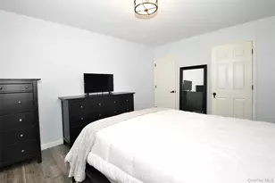 1067 Washington Green, New Windsor, NY 12553 - Photo 15