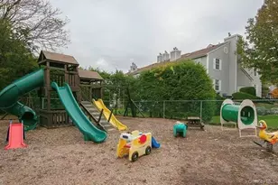 1067 Washington Green, New Windsor, NY 12553 - Photo 33