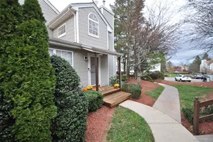 1067 Washington Green, New Windsor, NY 12553 - Photo 3