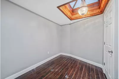 1 Holbrook Street, Bay Shore, NY 11706 - Photo 15