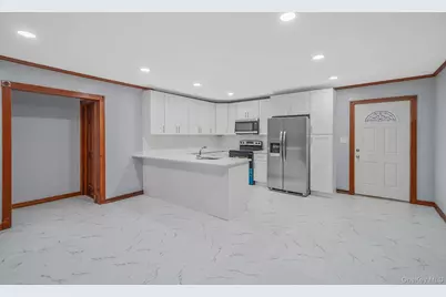 1 Holbrook Street, Bay Shore, NY 11706 - Photo 5