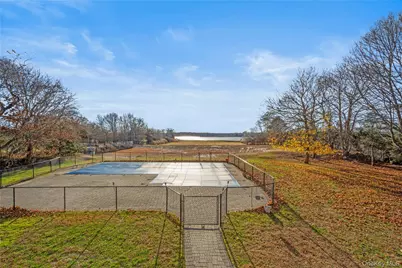 28 Old Neck Road S, Center Moriches, NY 11934 - Photo 33