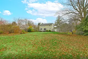 6 Duquesne Dr, Greenlawn, NY 11740 - Photo 3