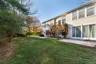 19 Hamlet Woods Dr, Saint James, NY 11780 - Photo 5