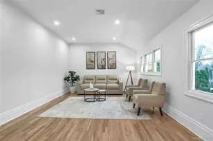 9 Susan Ln, Dix Hills, NY 11746 - Photo 7