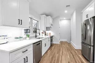 9 Susan Ln, Dix Hills, NY 11746 - Photo 13