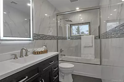 9 Susan Lane, Dix Hills, NY 11746 - Photo 25