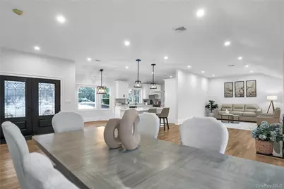 9 Susan Lane, Dix Hills, NY 11746 - Photo 3