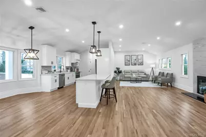 9 Susan Lane, Dix Hills, NY 11746 - Photo 5