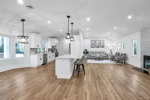 9 Susan Ln, Dix Hills, NY 11746 - Photo 5