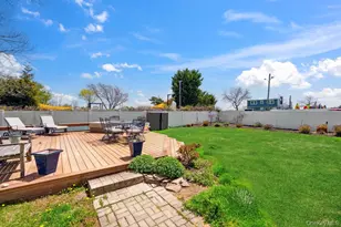 30 Consuelo Pl, Oakdale, NY 11769 - Photo 17