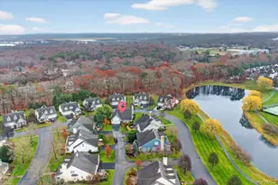 41 Golden Spruce Dr, Calverton, NY 11933 - Photo 3