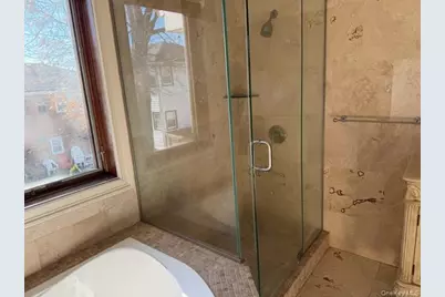 155 Memphis Avenue, Floral Park, NY 11001 - Photo 5