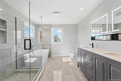 30 Virginia Road, Syosset, NY 11791 - Photo 19