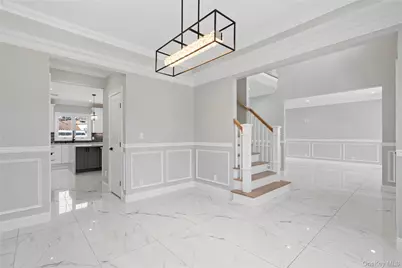 30 Virginia Road, Syosset, NY 11791 - Photo 9