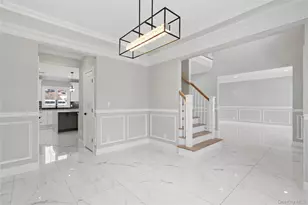 30 Virginia Rd, Syosset, NY 11791 - Photo 9