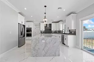 30 Virginia Rd, Syosset, NY 11791 - Photo 3