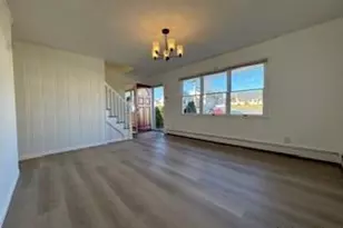 29 Arizona Ave, Syosset, NY 11791 - Photo 9