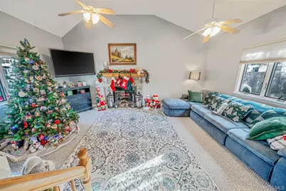 32 Rockledge Drive, Shirley, NY 11967 - Photo 5