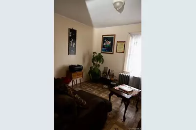 19 Frederick Avenue, Elmont, NY 11003 - Photo 9