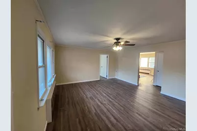 24 Poplar Place, Bay Shore, NY 11706 - Photo 7