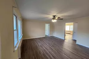 24 Poplar Pl, Bay Shore, NY 11706 - Photo 7