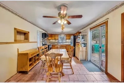 14 Urn Court, Brentwood, NY 11717 - Photo 7