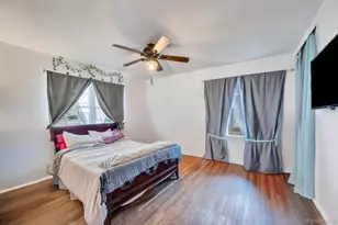 14 Urn Ct, Brentwood, NY 11717 - Photo 9