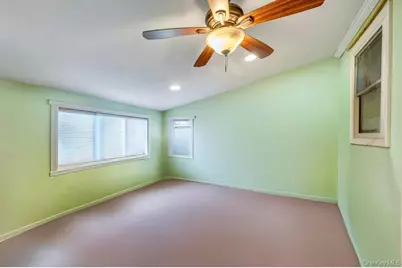 14 Urn Court, Brentwood, NY 11717 - Photo 15