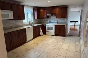 36 W Saltaire Rd, Lindenhurst, NY 11757 - Photo 15