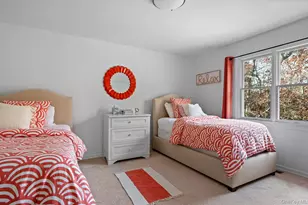 16 Georgica Woods Ln, Wainscott, NY 11975 - Photo 19