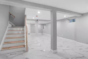 2268 Renfrew Ave, Elmont, NY 11003 - Photo 25