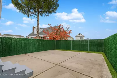 13 Laforge Ave, New York, NY 10302 - Photo 31