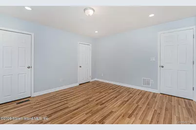 13 Laforge Ave, New York, NY 10302 - Photo 19